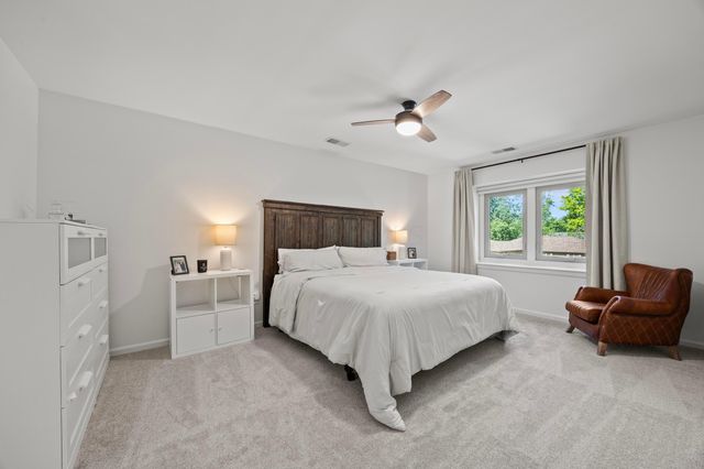 990 Venetian Way, Columbus, OH 43230