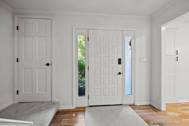 990 Venetian Way, Columbus, OH 43230