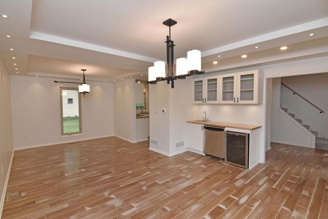 990 Venetian Way, Columbus, OH 43230