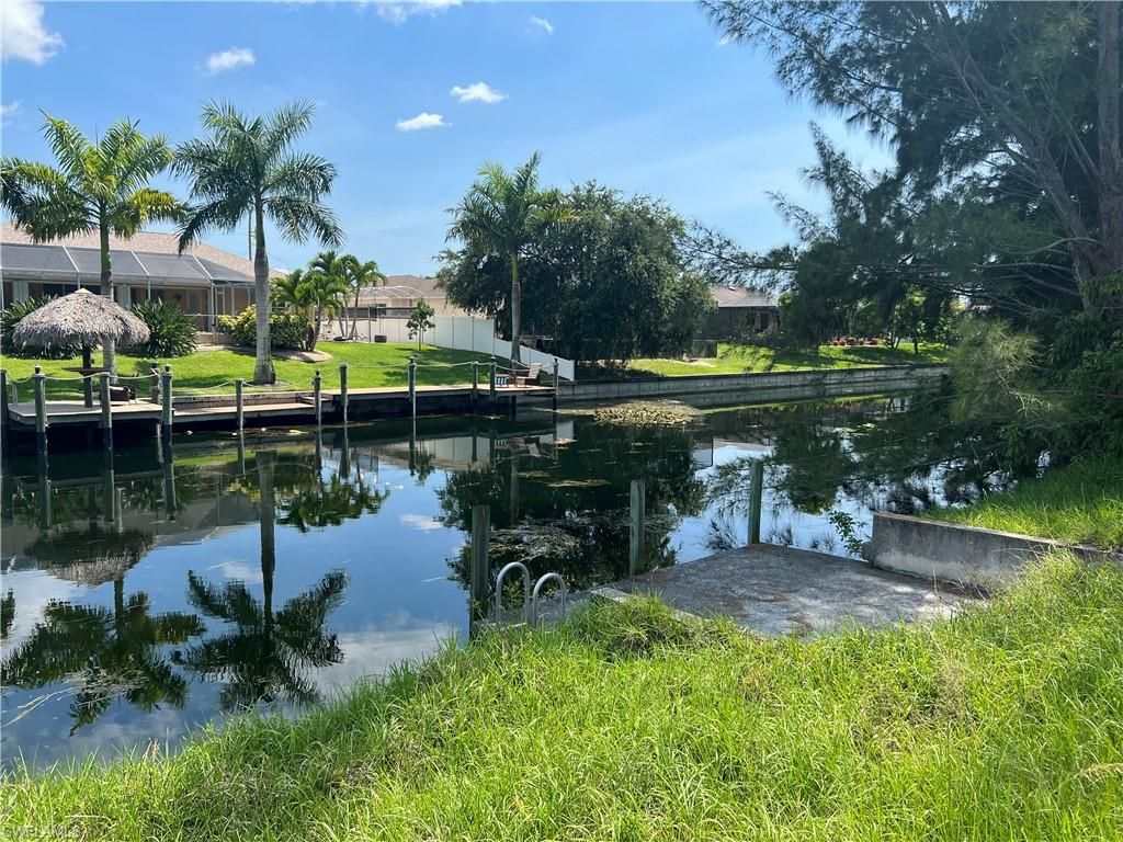 428 SE 13th TER, CAPE CORAL, FL 33990 — exterior