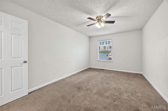 2282 Highland Hill Dr, St Peters, MO 63376