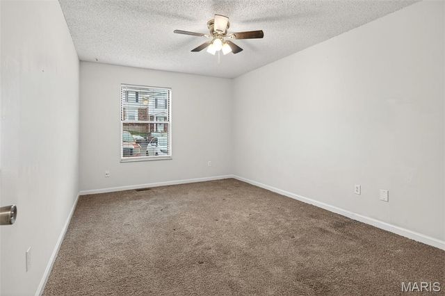 2282 Highland Hill Dr, St Peters, MO 63376