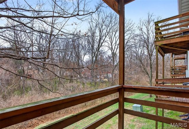 2282 Highland Hill Dr, St Peters, MO 63376