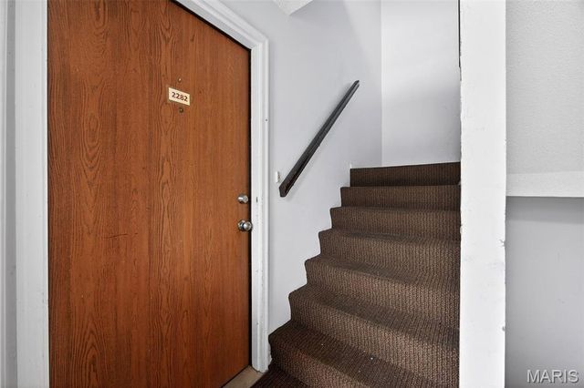 2282 Highland Hill Dr, St Peters, MO 63376