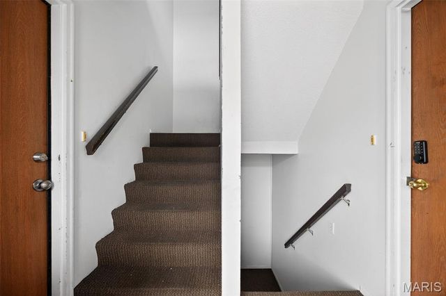 2282 Highland Hill Dr, St Peters, MO 63376