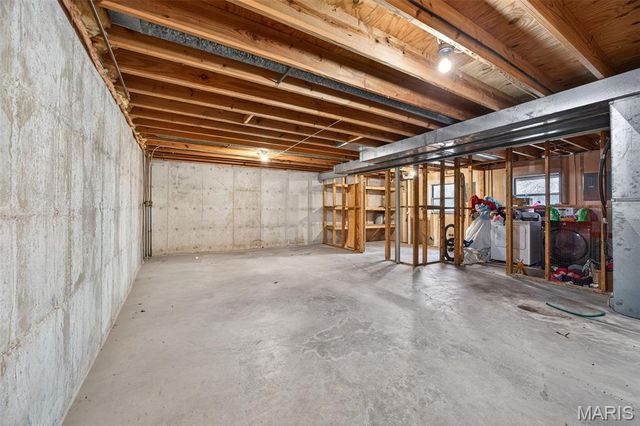 2282 Highland Hill Dr, St Peters, MO 63376