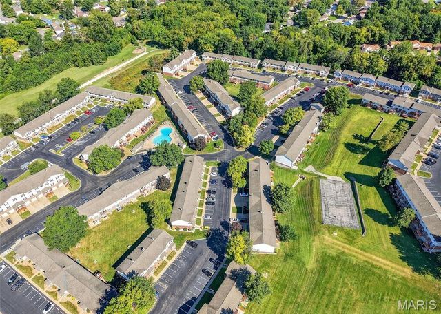 2282 Highland Hill Dr, St Peters, MO 63376