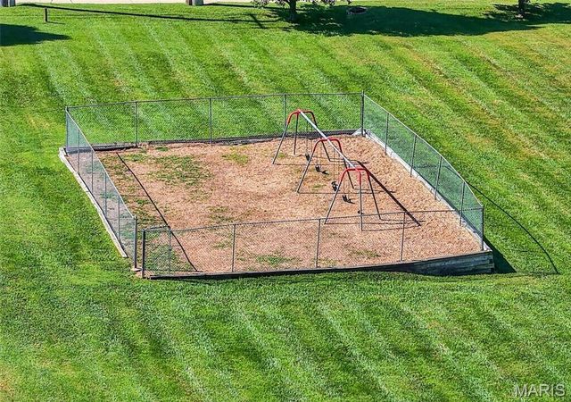 2282 Highland Hill Dr, St Peters, MO 63376