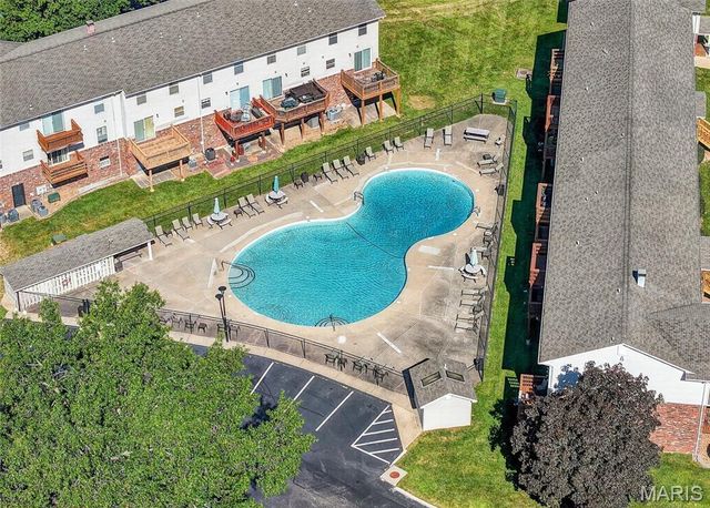 2282 Highland Hill Dr, St Peters, MO 63376