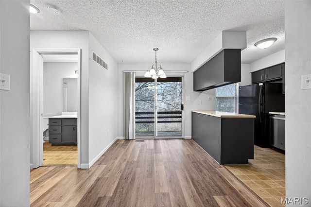 2282 Highland Hill Dr, St Peters, MO 63376