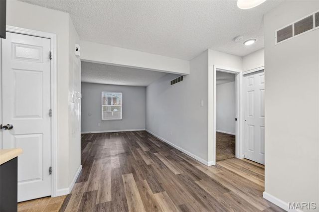 2282 Highland Hill Dr, St Peters, MO 63376