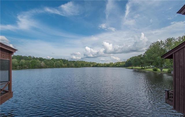 8 Northlake Circle, Peachtree City, GA 30269