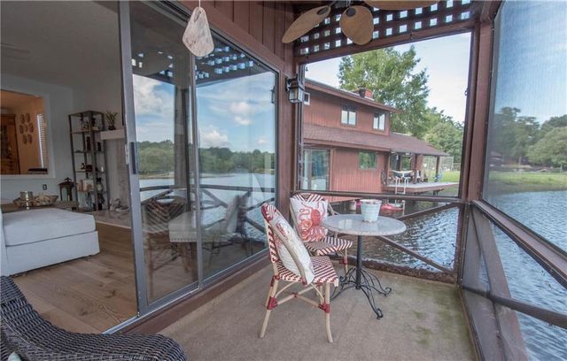 8 Northlake Circle, Peachtree City, GA 30269