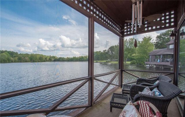 8 Northlake Circle, Peachtree City, GA 30269
