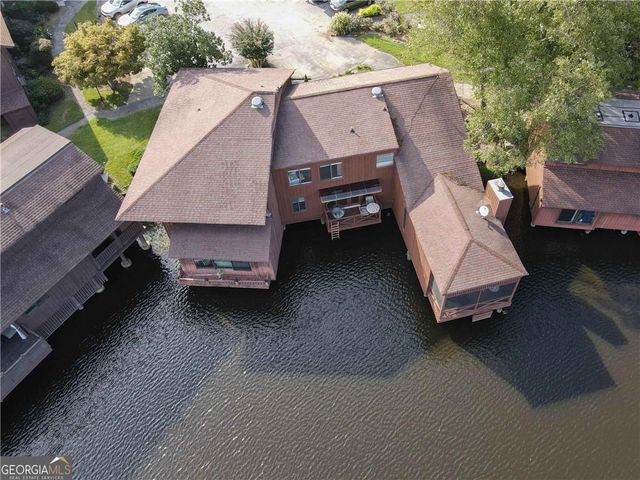 8 Northlake Circle, Peachtree City, GA 30269