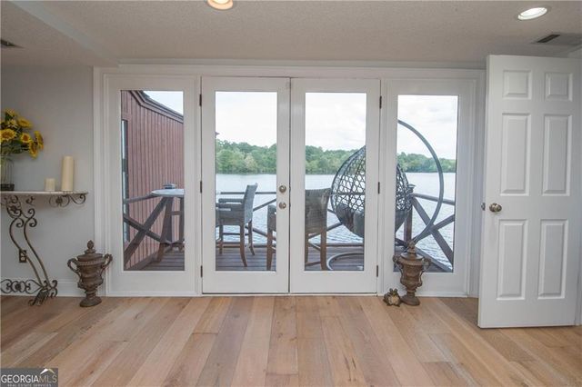8 Northlake Circle, Peachtree City, GA 30269