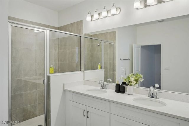 3029 Juniper WAY, Naples, FL 34112