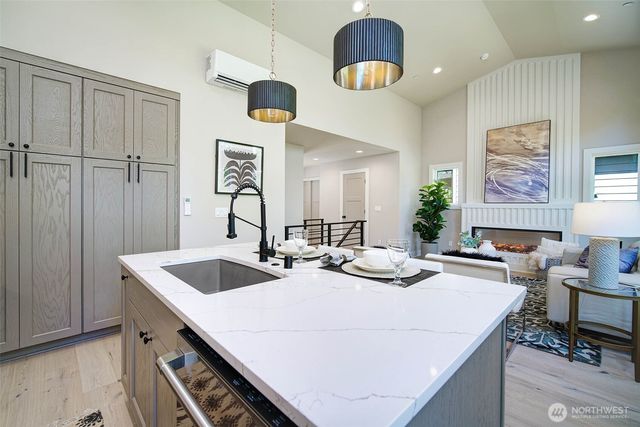 436 20th Ave, Kirkland, WA 98033