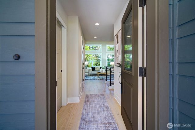436 20th Ave, Kirkland, WA 98033