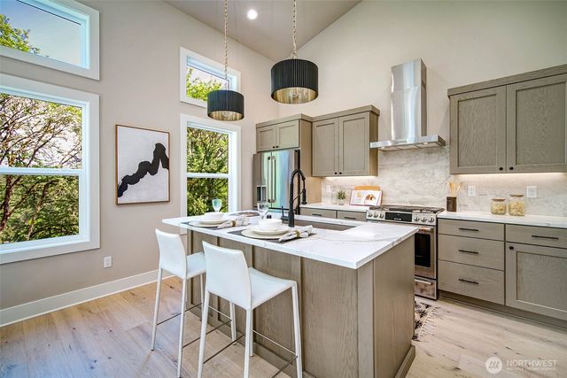 436 20th Ave, Kirkland, WA 98033