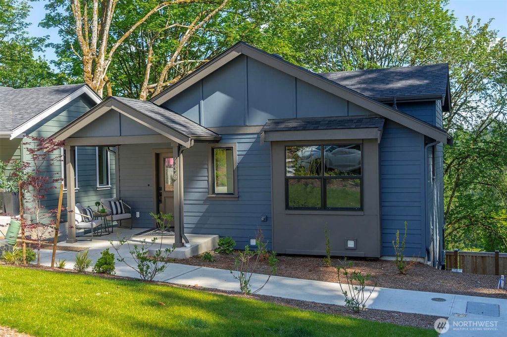 436 20th Ave, Kirkland, WA 98033