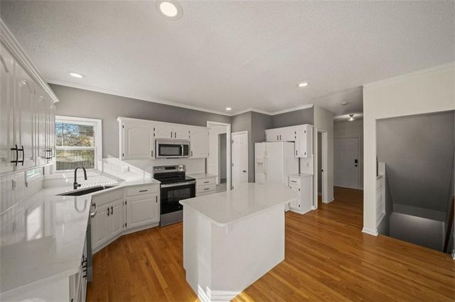 12627 Slater Lane, Overland Park, KS 66213