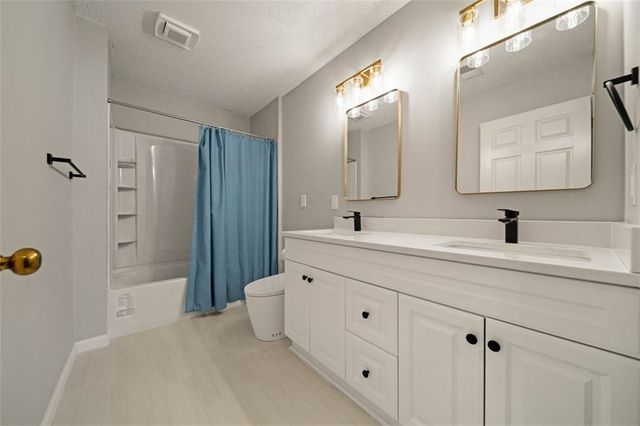 12627 Slater Lane, Overland Park, KS 66213