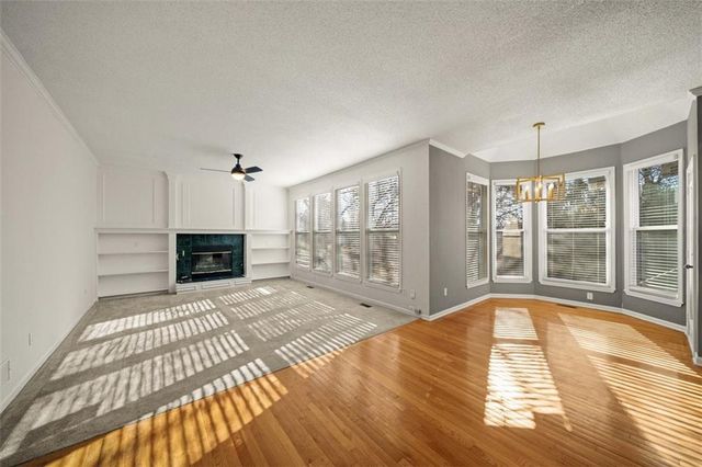 12627 Slater Lane, Overland Park, KS 66213