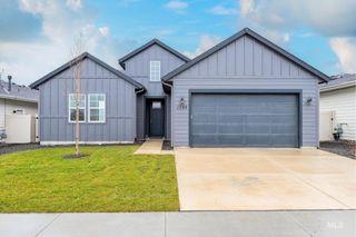 1306 W Swift Fox St, Meridian, ID 83642