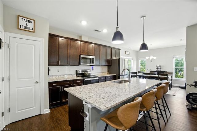 102 Mizzen Quarter LOOP, Yorktown, VA 23693