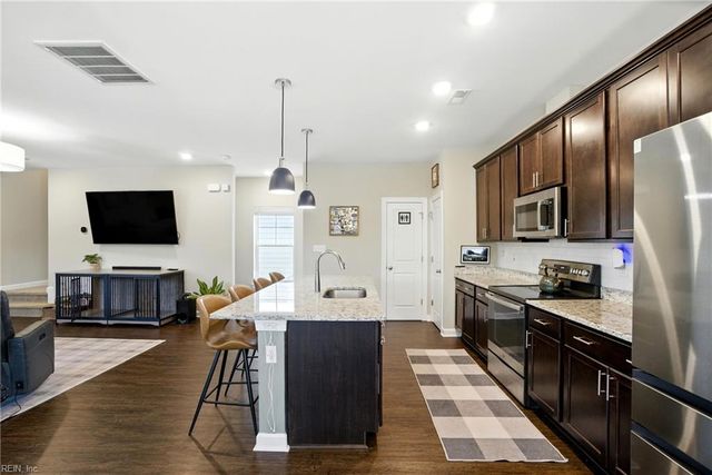 102 Mizzen Quarter LOOP, Yorktown, VA 23693