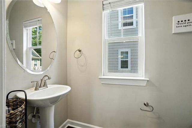 102 Mizzen Quarter LOOP, Yorktown, VA 23693