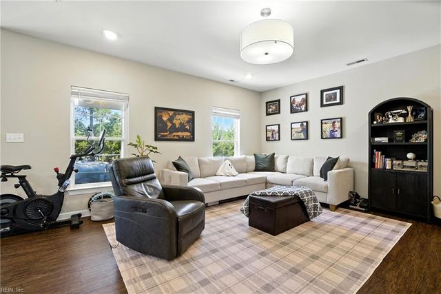 102 Mizzen Quarter LOOP, Yorktown, VA 23693