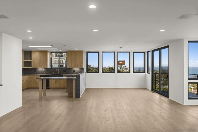 1846 Castellana Rd, La Jolla, CA 92037