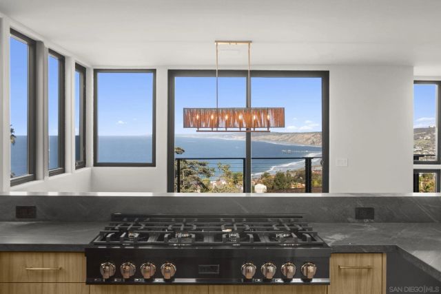 1846 Castellana Rd, La Jolla, CA 92037