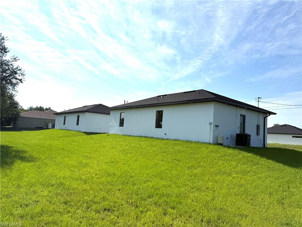 351 Pomona ST, LEHIGH ACRES, FL 33974 — photo 3