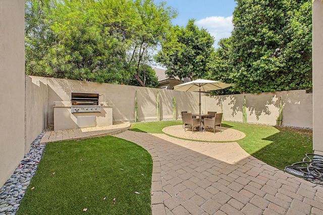 7262 E Woodsage Lane, Scottsdale, AZ 85258
