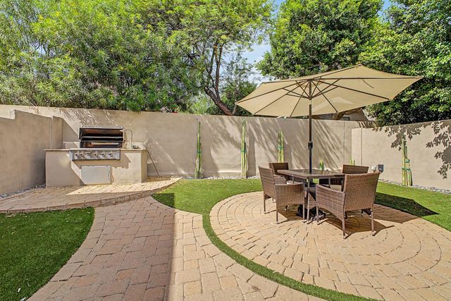7262 E Woodsage Lane, Scottsdale, AZ 85258