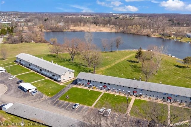 26902 Sandy Hill Court 15, New Hudson, MI 48165