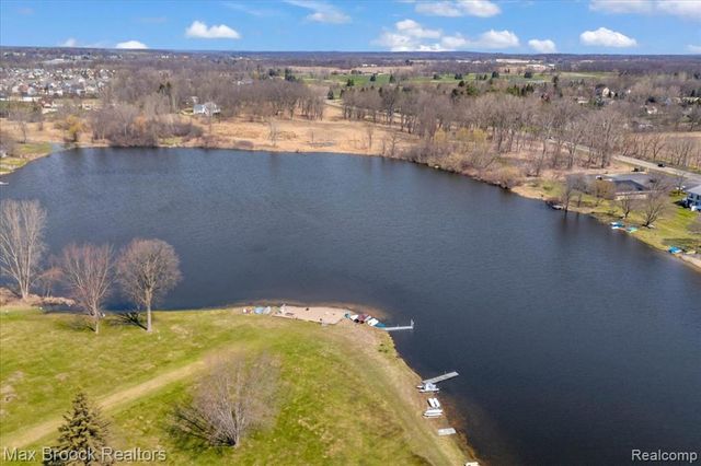 26902 Sandy Hill Court 15, New Hudson, MI 48165