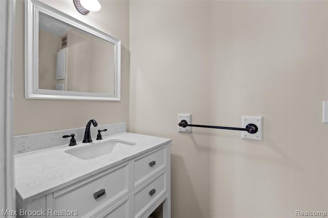 26902 Sandy Hill Court 15, New Hudson, MI 48165