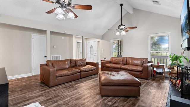 7460 Commander Roland Drive, Hitchcock, TX 77563
