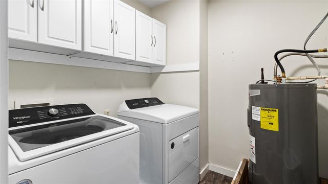 7460 Commander Roland Drive, Hitchcock, TX 77563