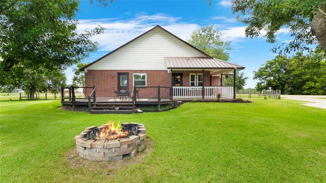 7460 Commander Roland Drive, Hitchcock, TX 77563