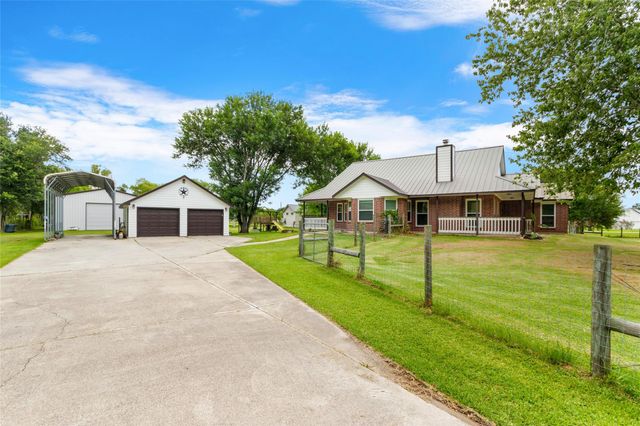 7460 Commander Roland Drive, Hitchcock, TX 77563
