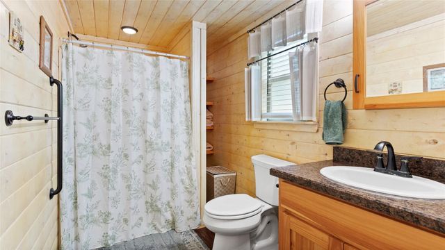 7460 Commander Roland Drive, Hitchcock, TX 77563
