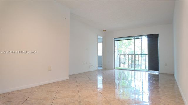2236 N Cypress Bend Dr 207, Pompano Beach, FL 33069