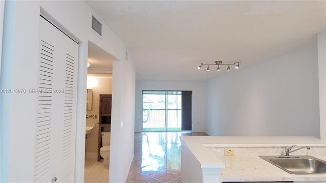 2236 N Cypress Bend Dr 207, Pompano Beach, FL 33069