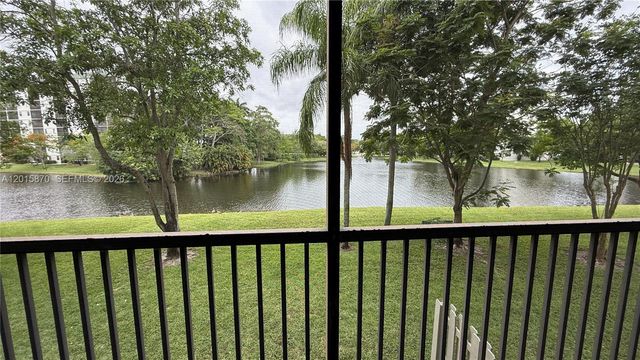 2236 N Cypress Bend Dr 207, Pompano Beach, FL 33069