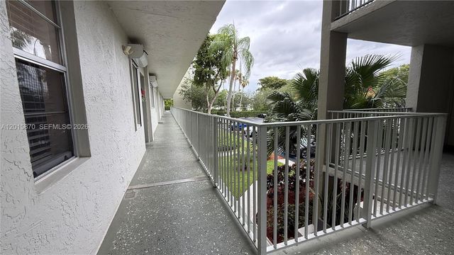 2236 N Cypress Bend Dr 207, Pompano Beach, FL 33069